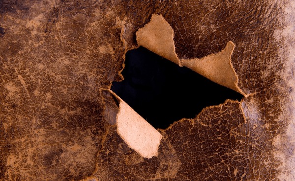An application scenario or product detail of cracked leather - Image 13