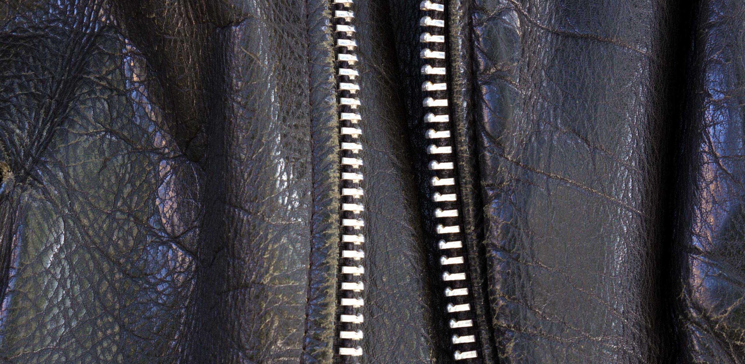 An application scenario or product detail of cracked leather - Image 19