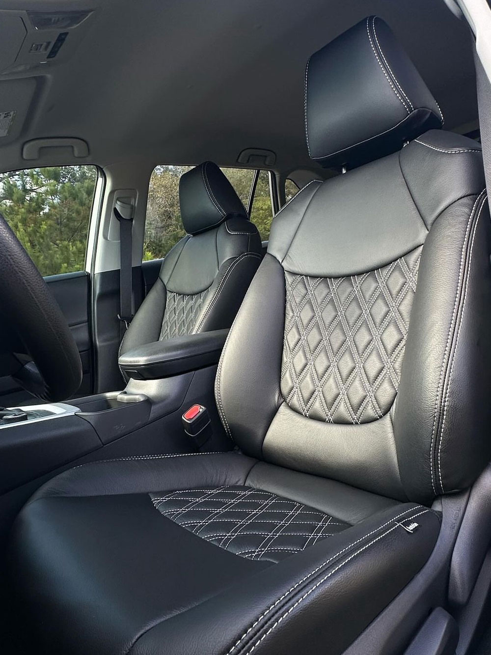 An application scenario or product detail of custom auto leather seats - Image 20