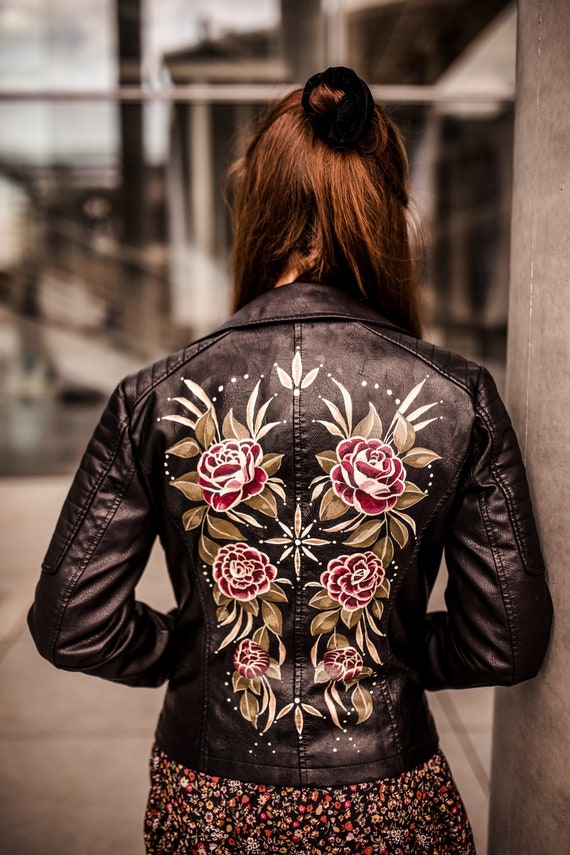An application scenario or product detail of custom embroidered leather jackets - Image 11