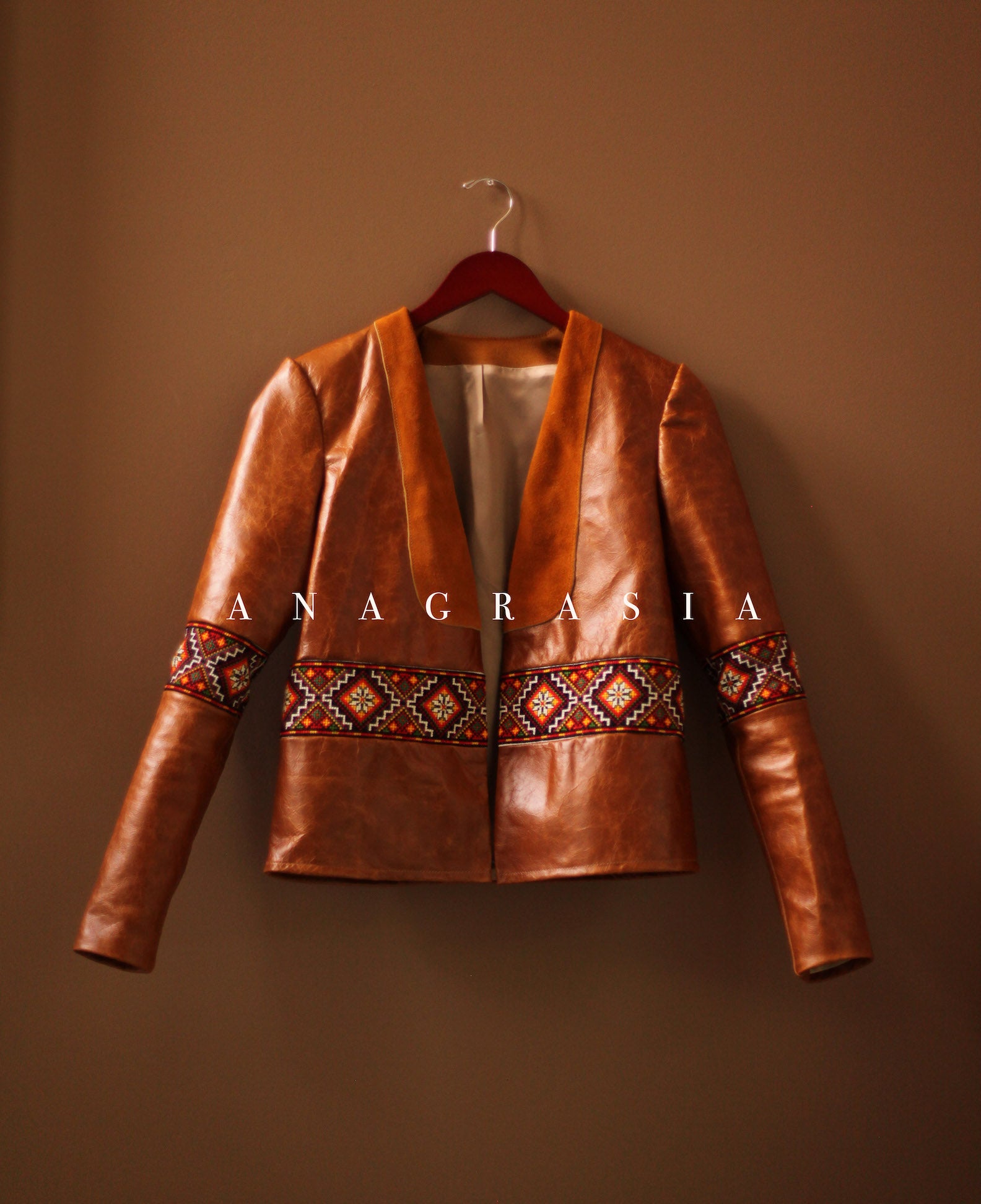 An application scenario or product detail of custom embroidered leather jackets - Image 12