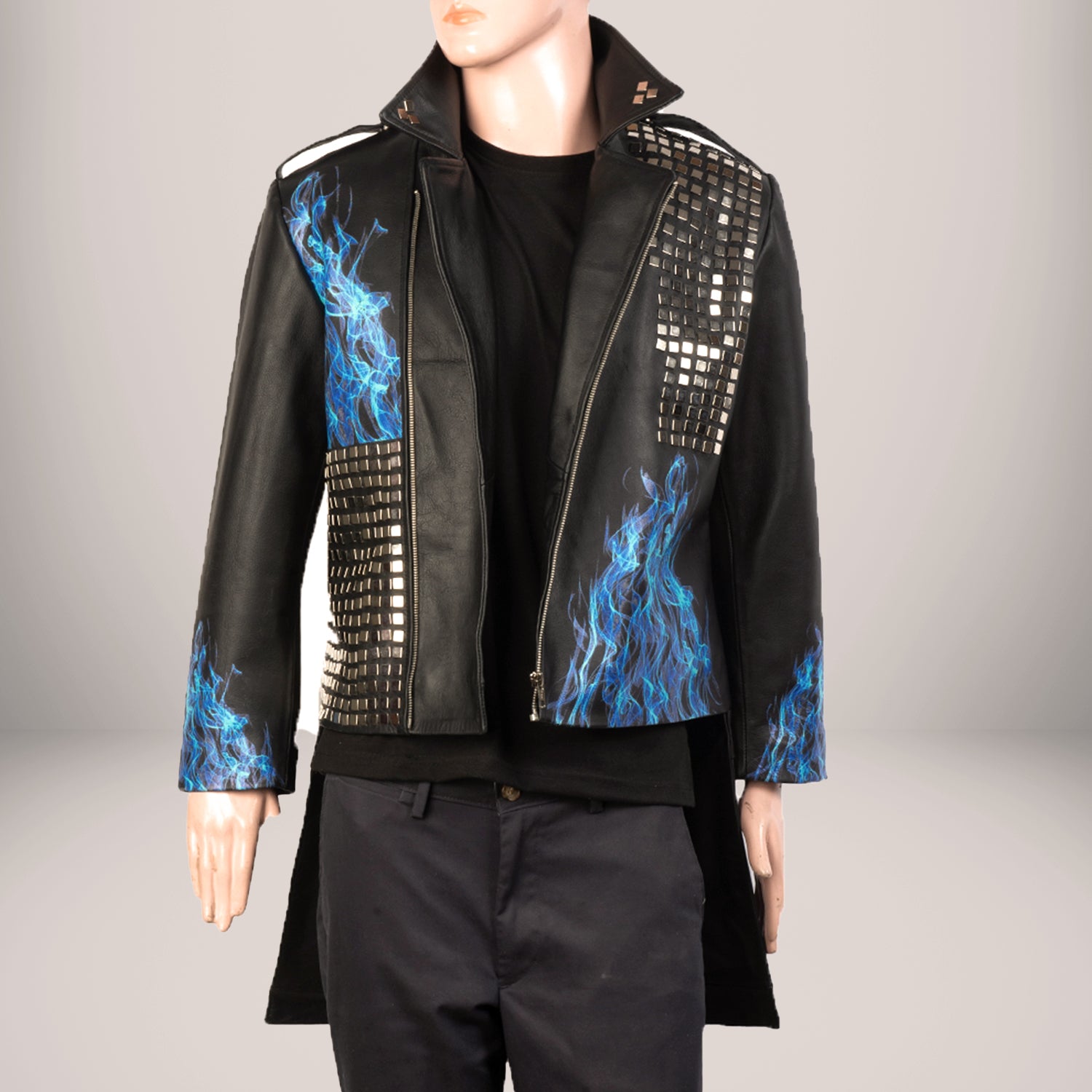 An application scenario or product detail of custom embroidered leather jackets - Image 15