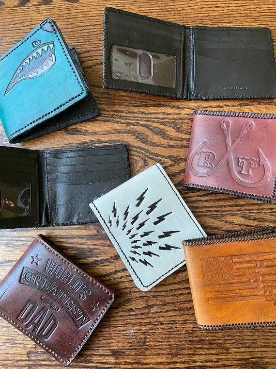 An application scenario or product detail of custom hand tooled leather wallets - Image 22
