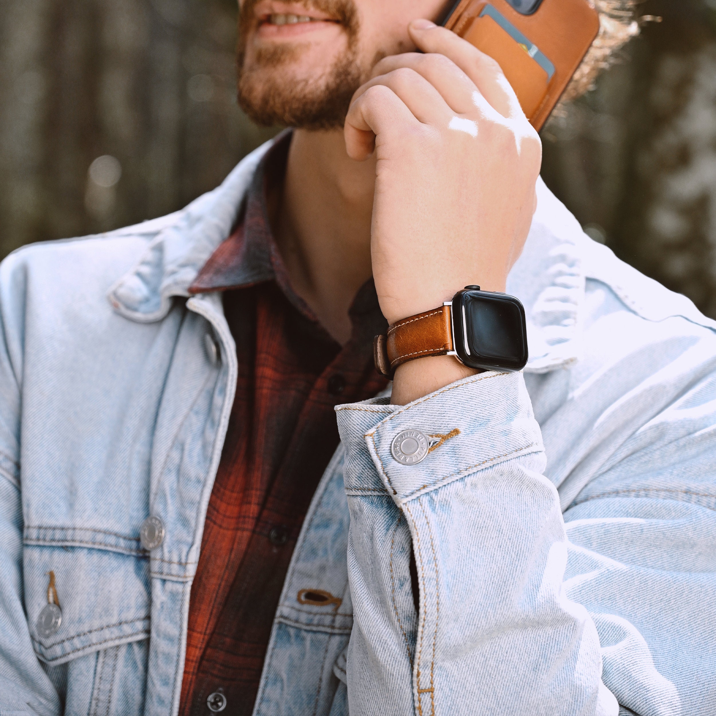 An application scenario or product detail of custom leather apple watch bands - Image 5