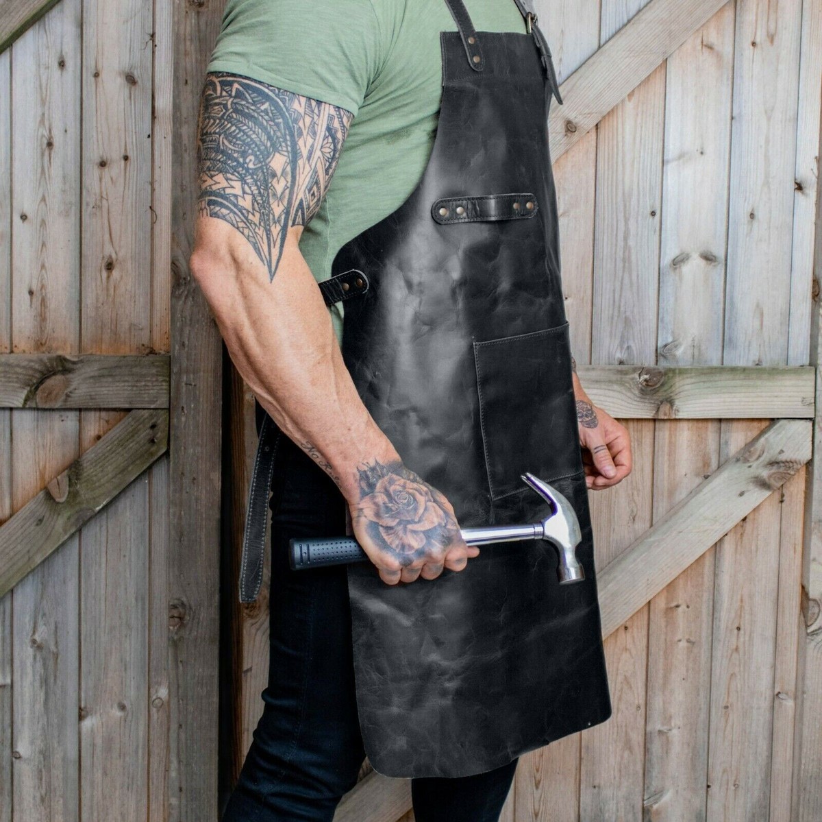 An application scenario or product detail of custom leather apron - Image 2
