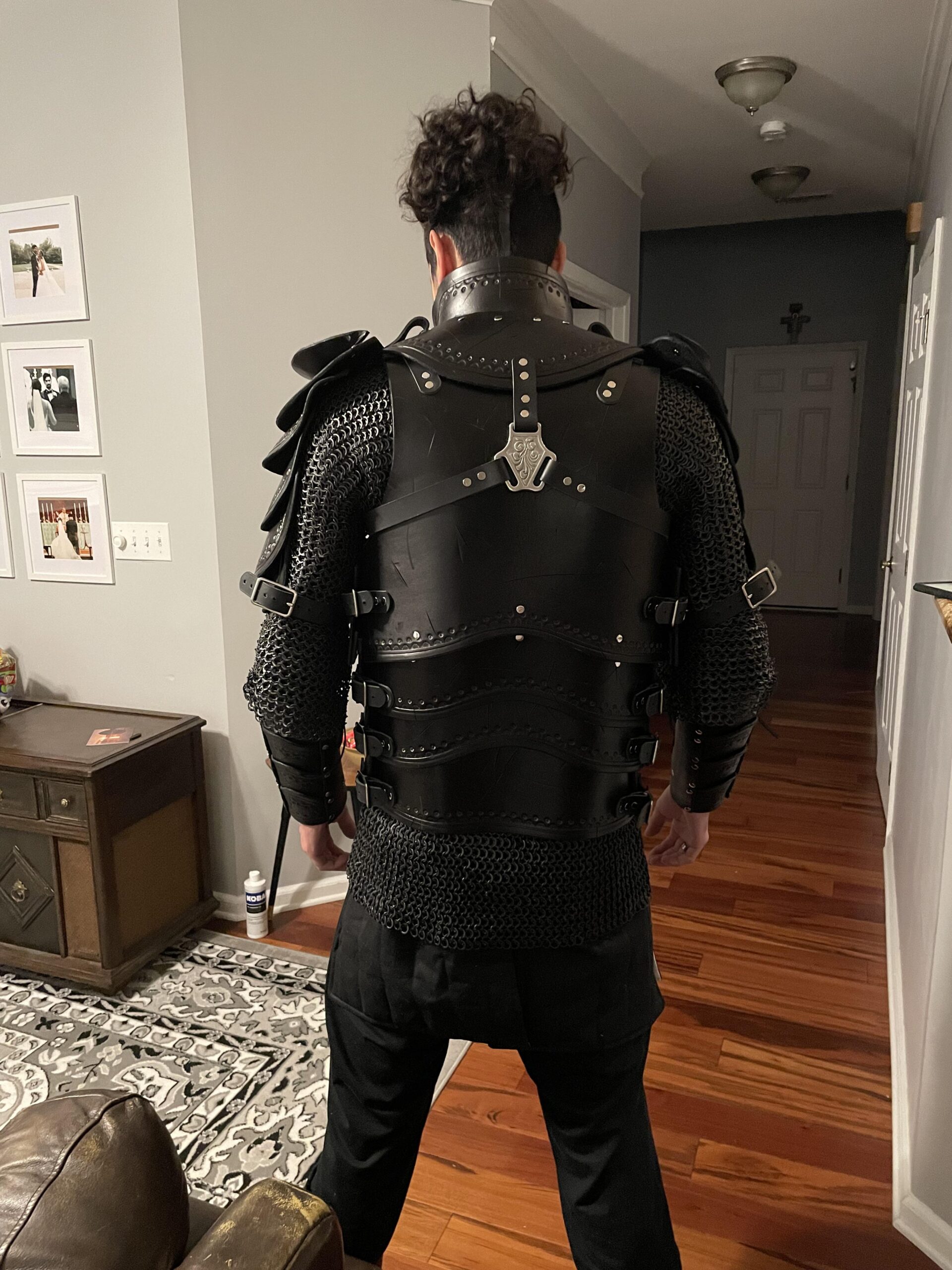 An application scenario or product detail of custom leather armor - Image 9