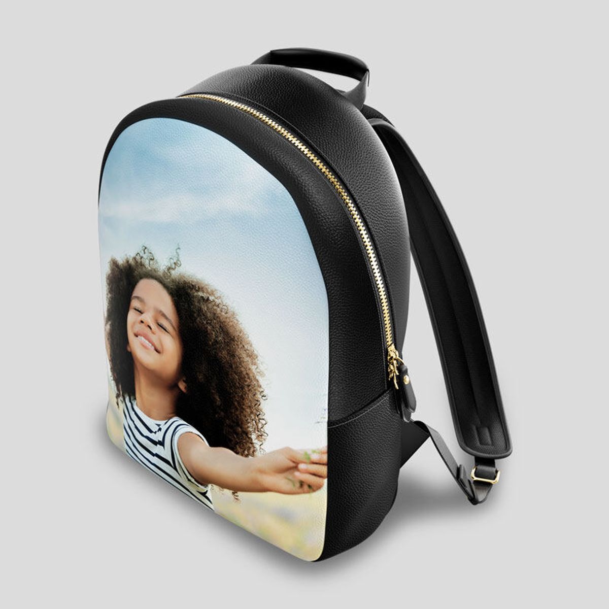 An application scenario or product detail of custom leather backpack - Image 6