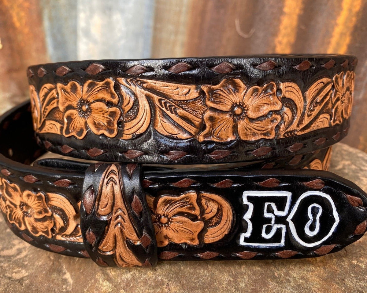 An application scenario or product detail of custom leather belts and buckles - Image 10