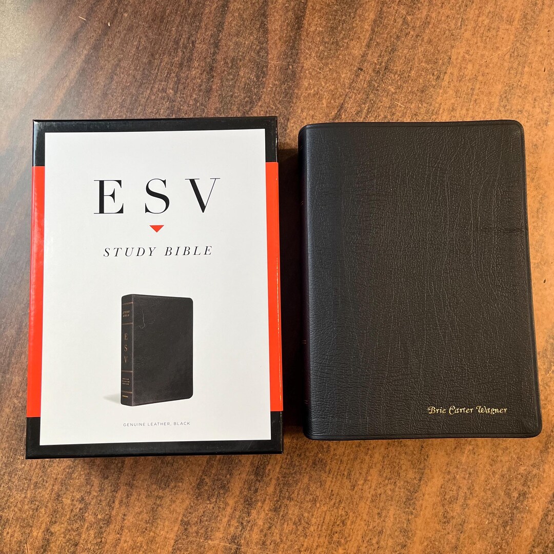 An application scenario or product detail of custom leather bible - Image 3