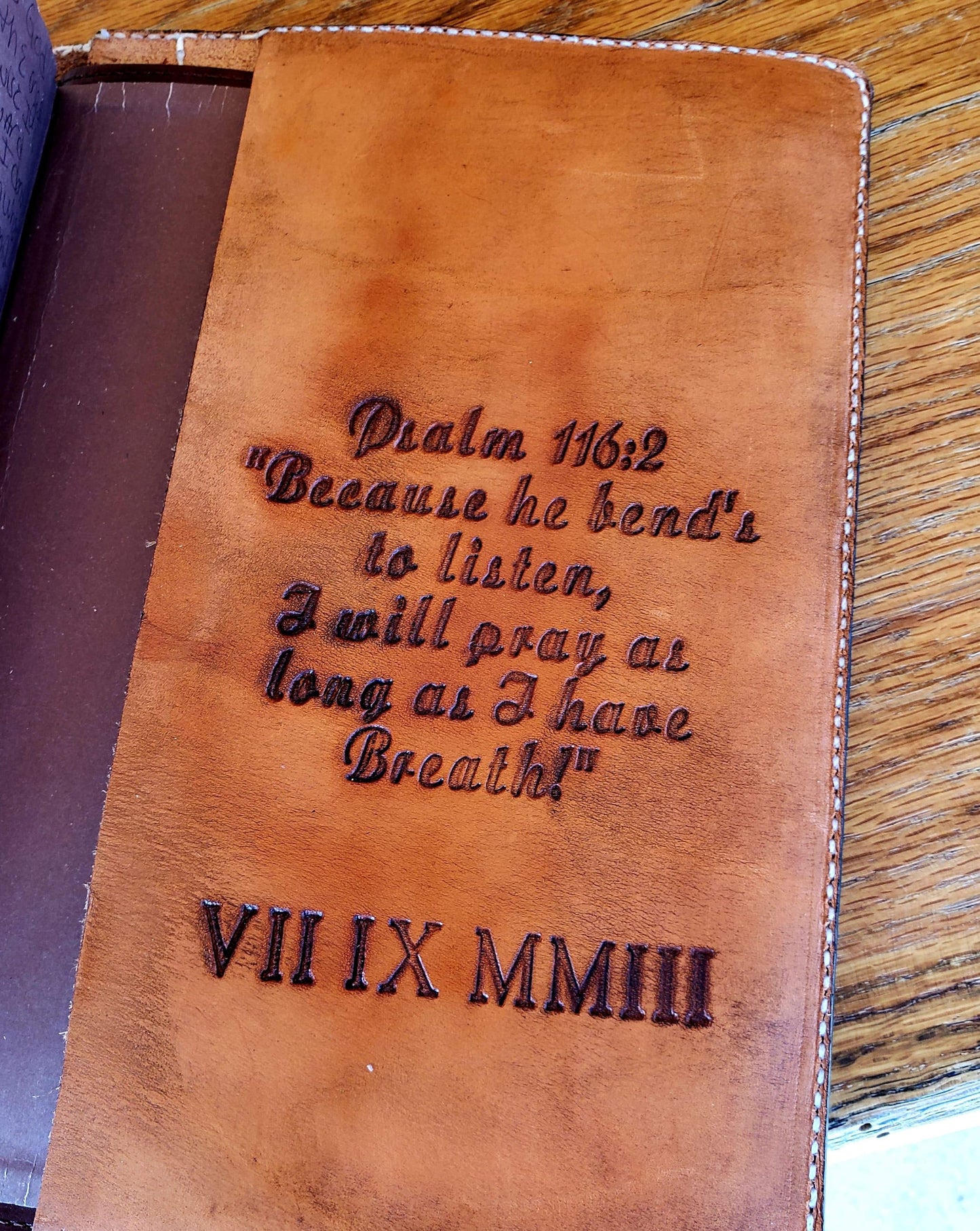 An application scenario or product detail of custom leather bible cover - Image 17