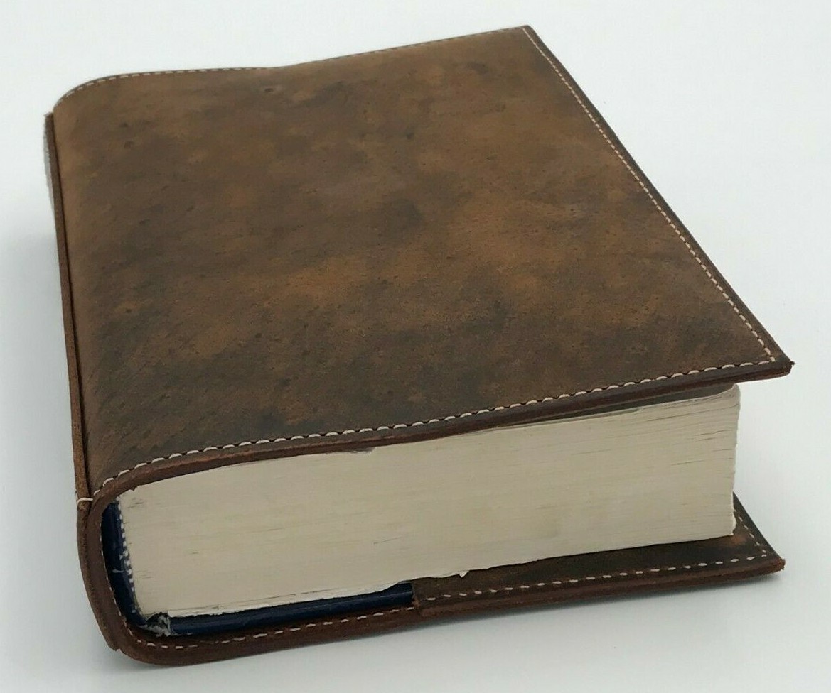 An application scenario or product detail of custom leather bibles - Image 9
