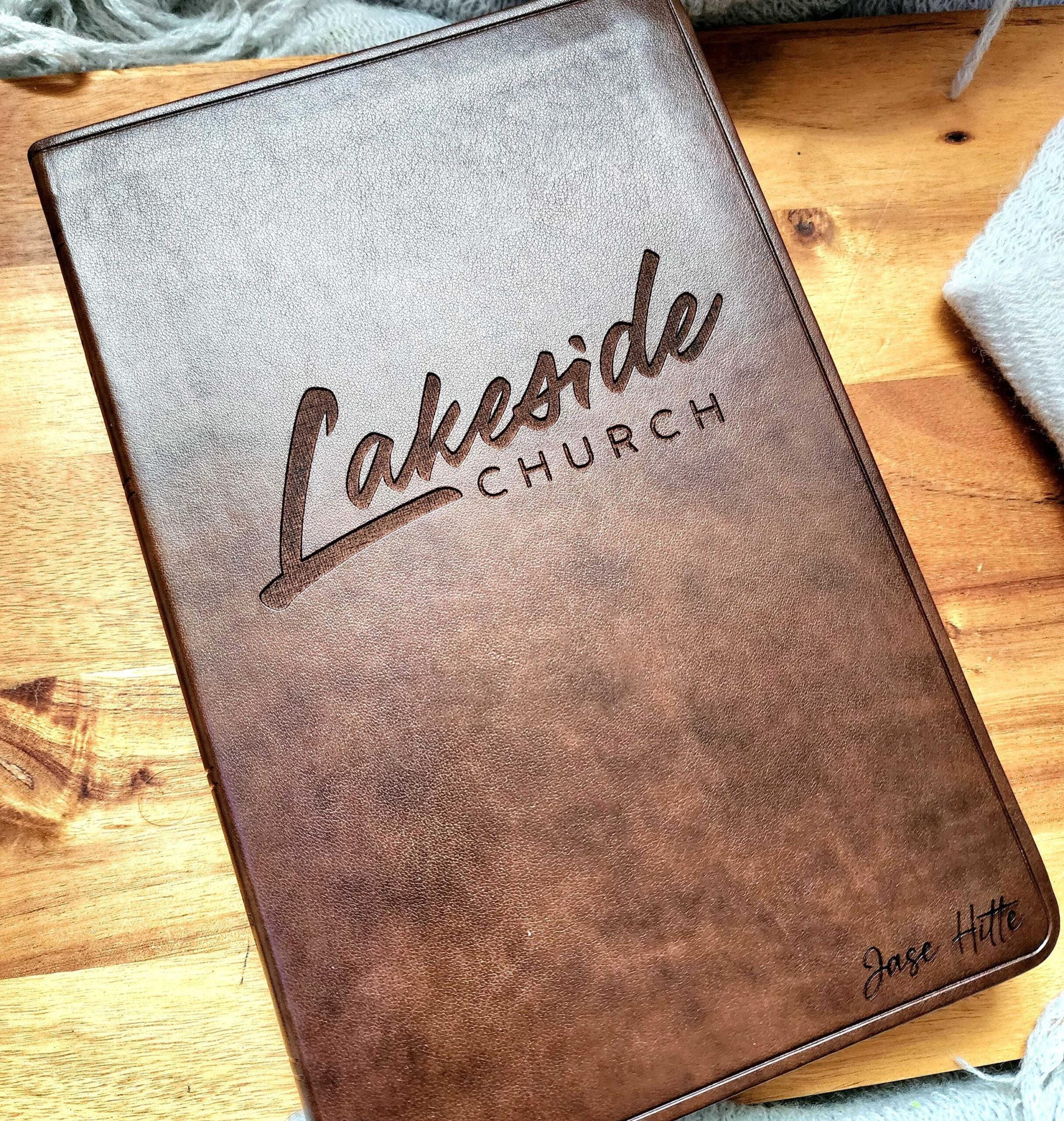 An application scenario or product detail of custom leather bibles - Image 15