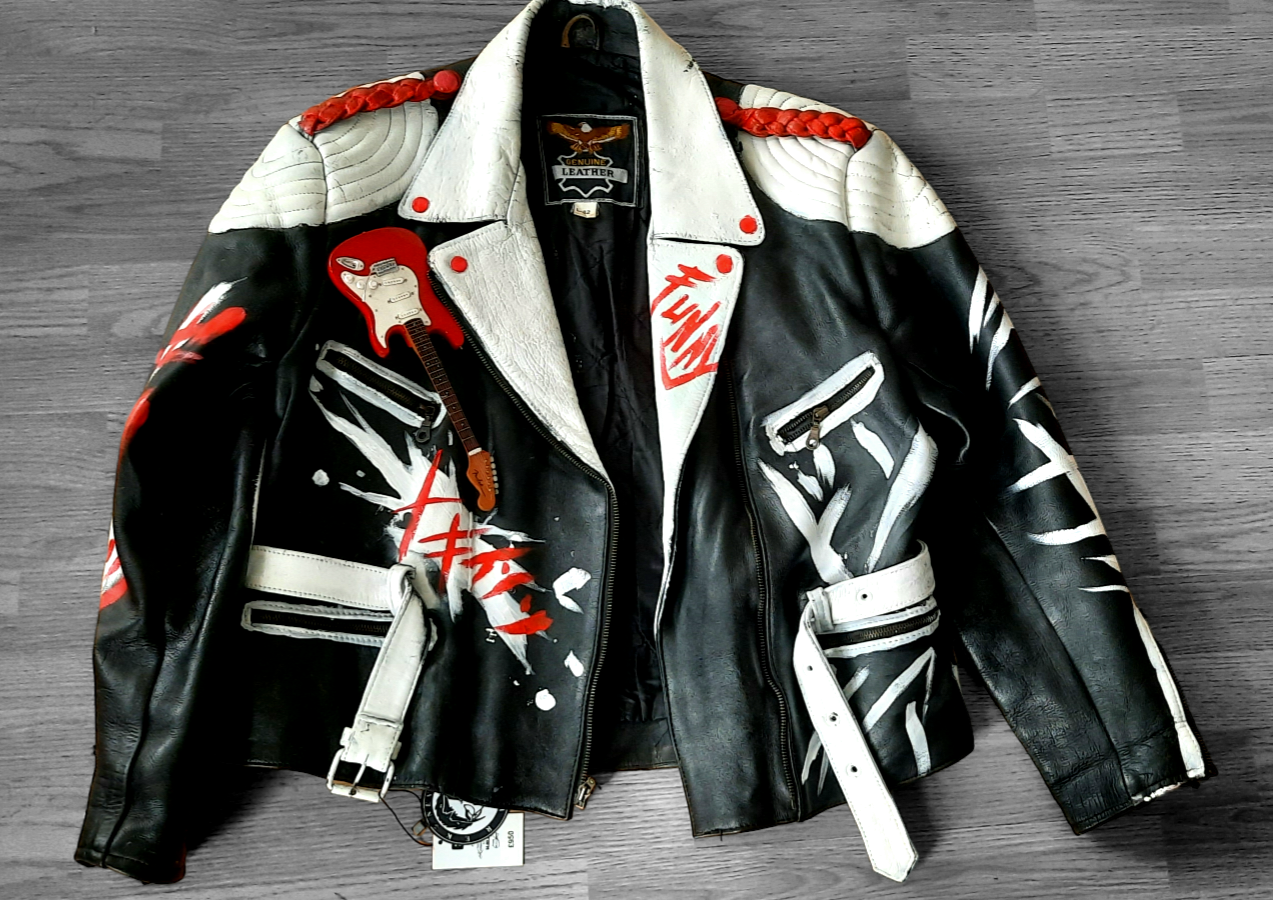 An application scenario or product detail of custom leather biker jackets - Image 9