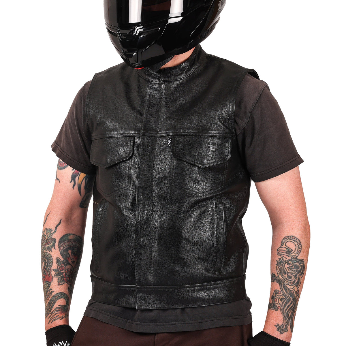 An application scenario or product detail of custom leather biker vest - Image 24
