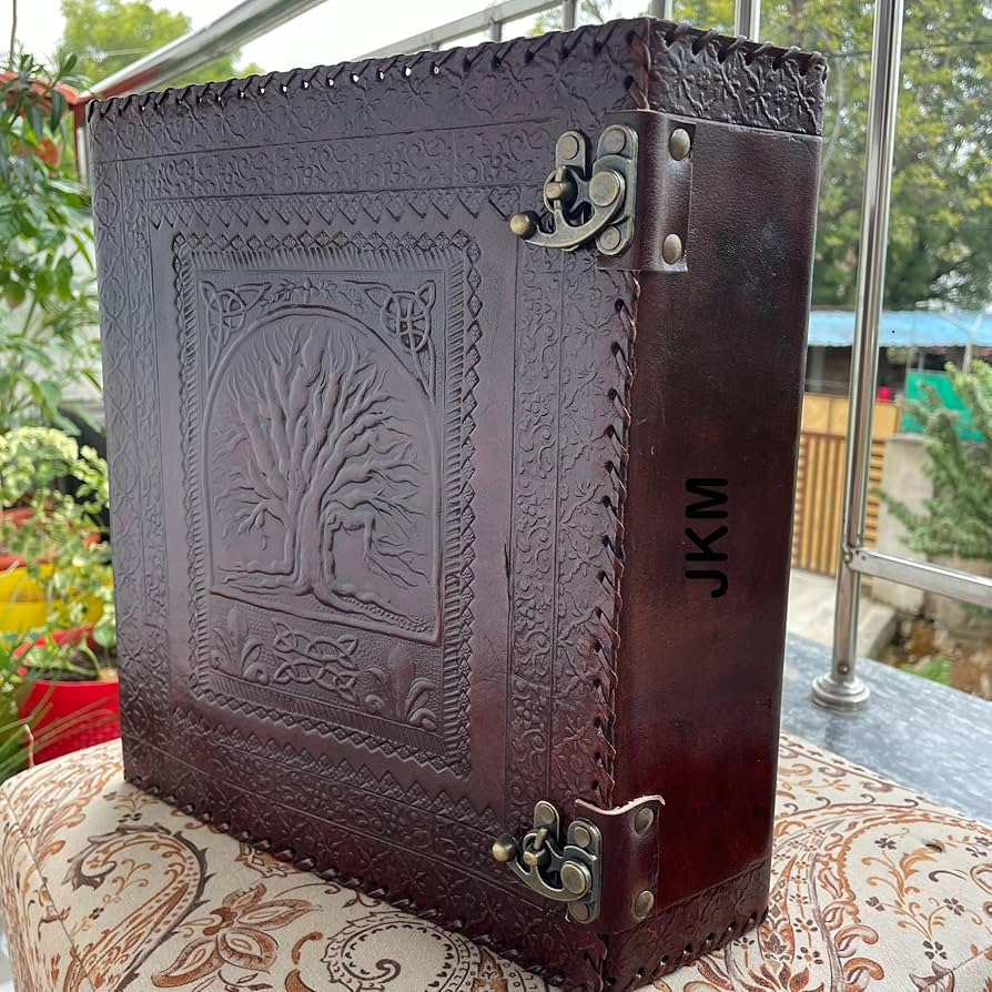 An application scenario or product detail of custom leather binders 3 ring - Image 20