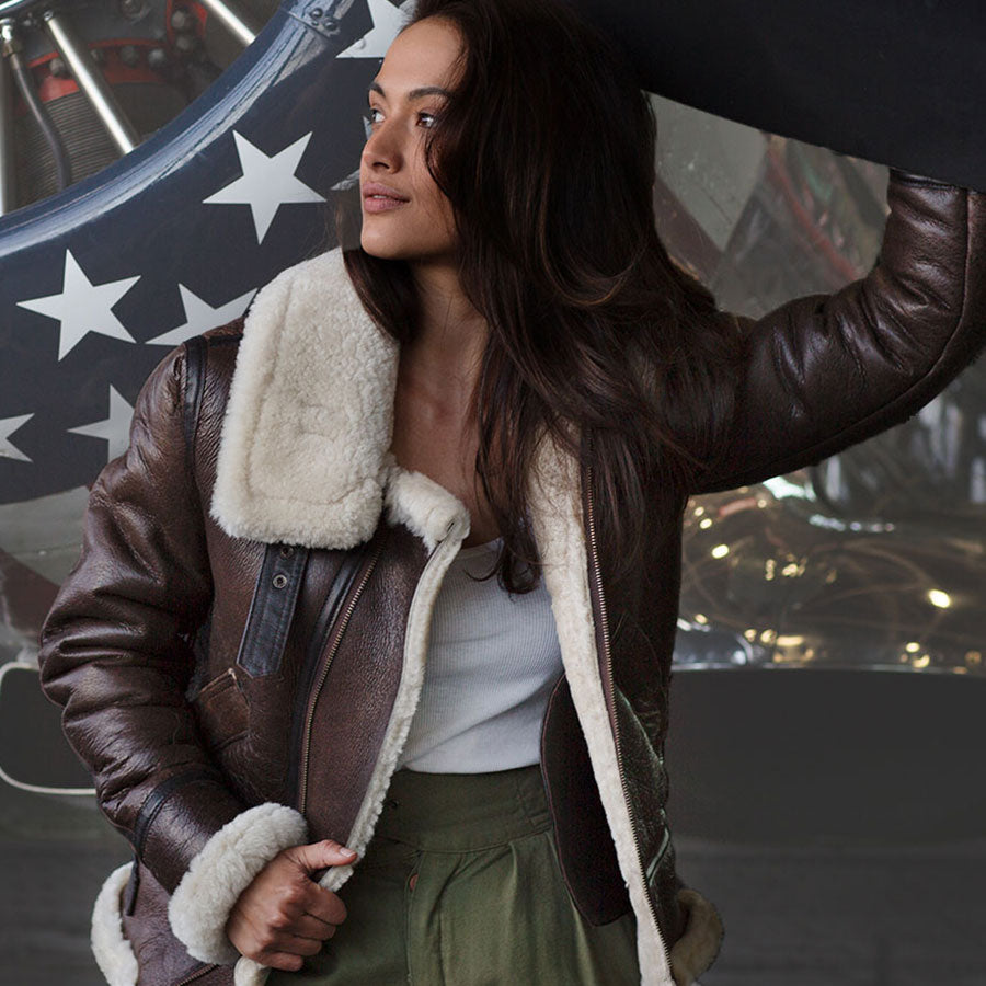 An application scenario or product detail of custom leather bomber jacket - Image 7