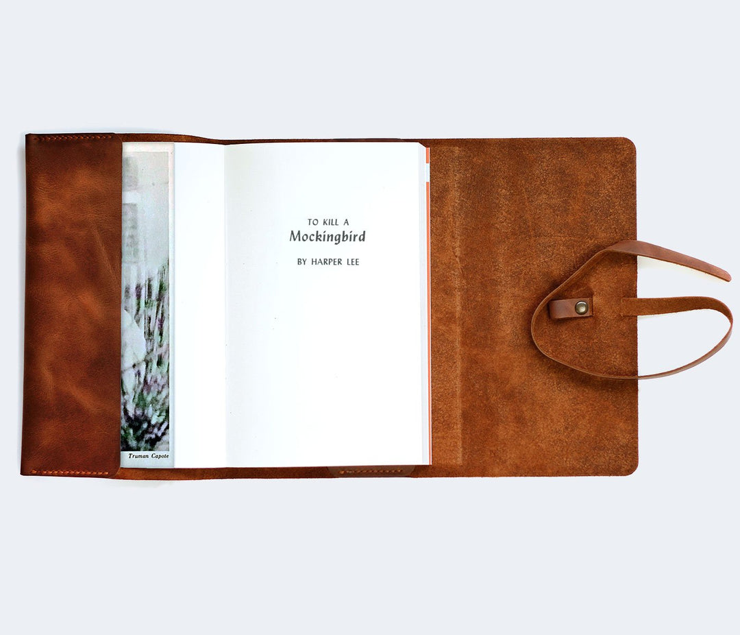 An application scenario or product detail of custom leather book cover - Image 23