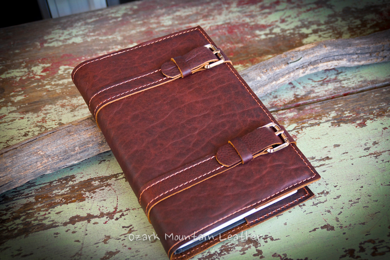 An application scenario or product detail of custom leather book covers - Image 12
