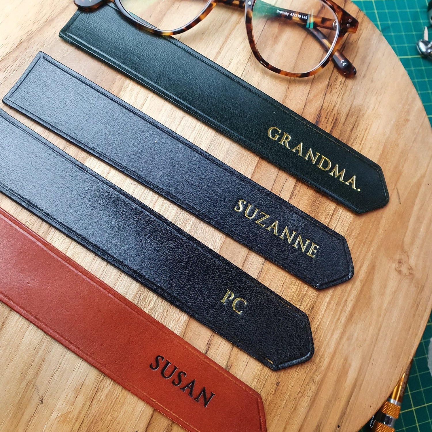 An application scenario or product detail of custom leather bookmarks - Image 6