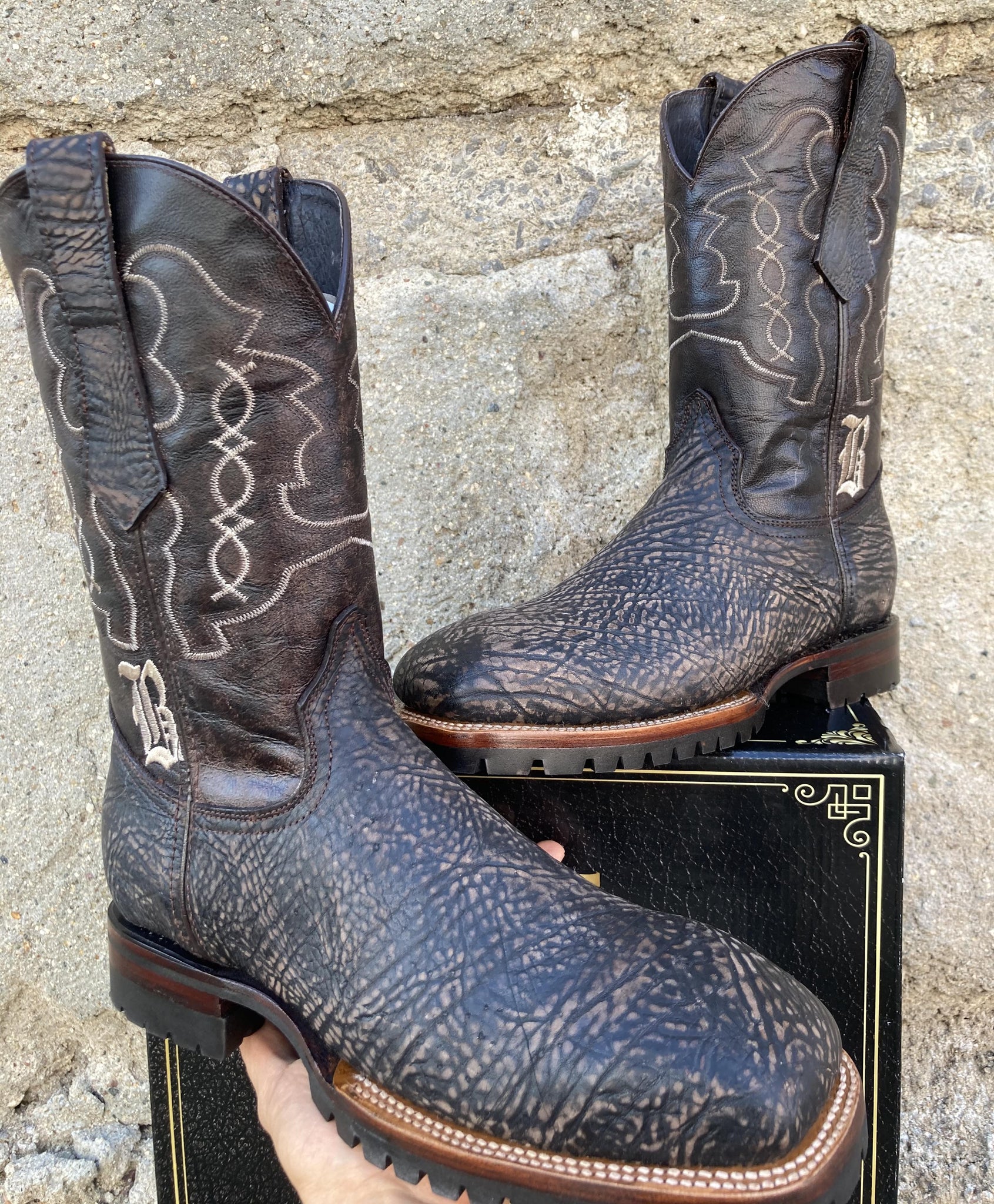 An application scenario or product detail of custom leather boots - Image 23