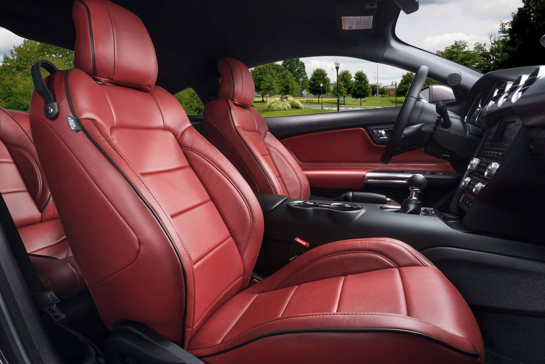 An application scenario or product detail of custom leather car seats - Image 17