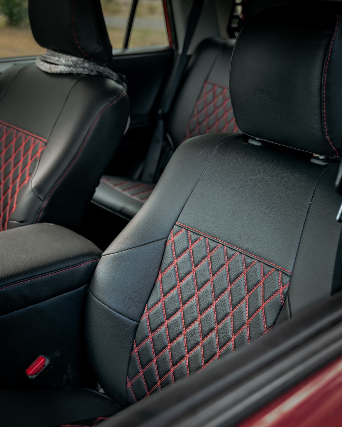An application scenario or product detail of custom leather car seats - Image 19