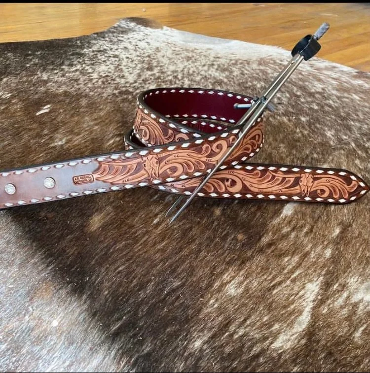 An application scenario or product detail of custom leather cowboy belts - Image 8
