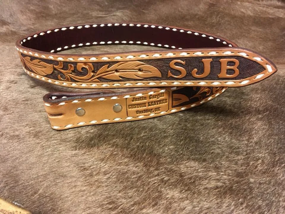 An application scenario or product detail of custom leather cowboy belts - Image 13
