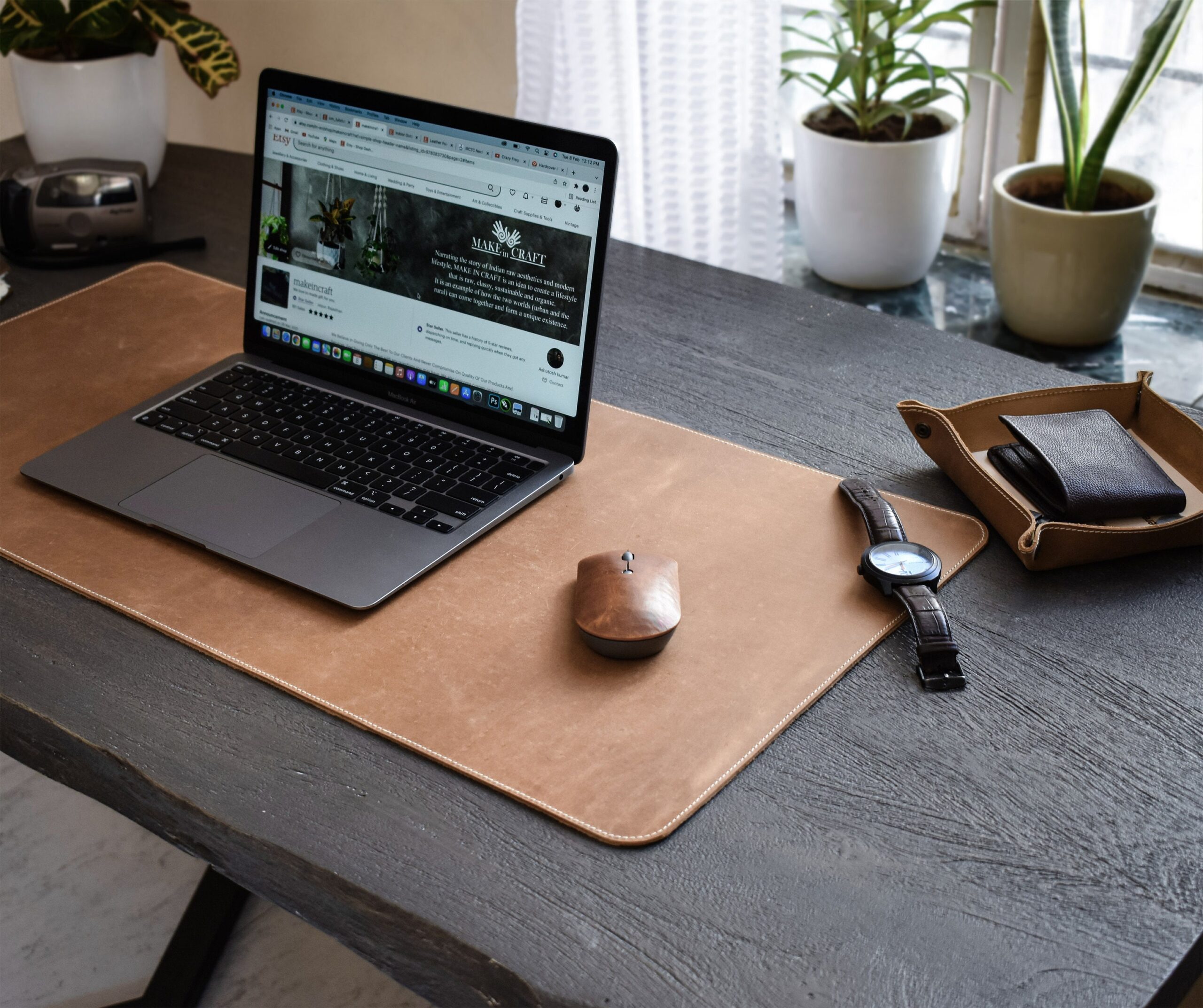 An application scenario or product detail of custom leather desk mat - Image 1