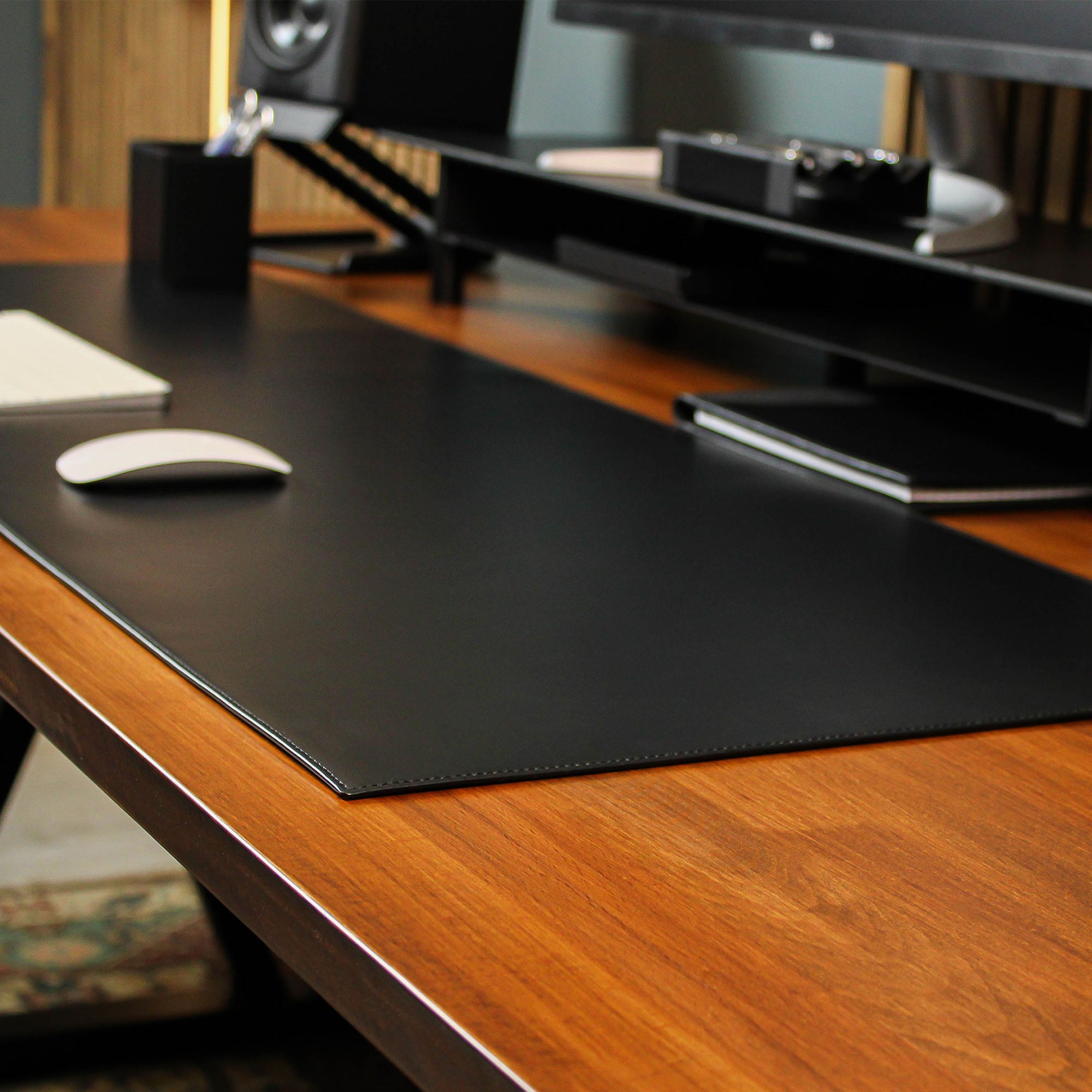 An application scenario or product detail of custom leather desk mat - Image 4
