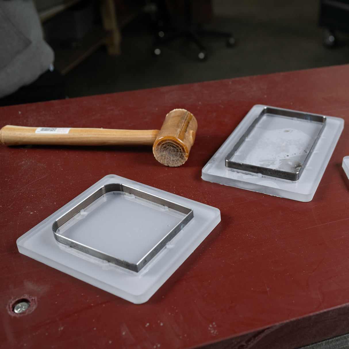 An application scenario or product detail of custom leather dies - Image 4