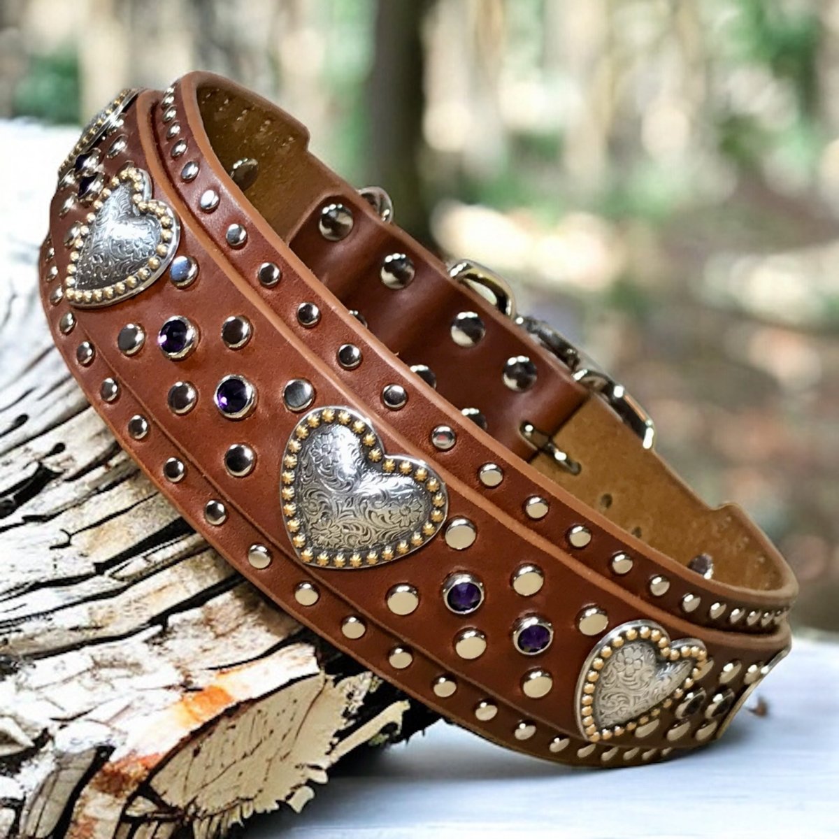 An application scenario or product detail of custom leather dog collars - Image 13