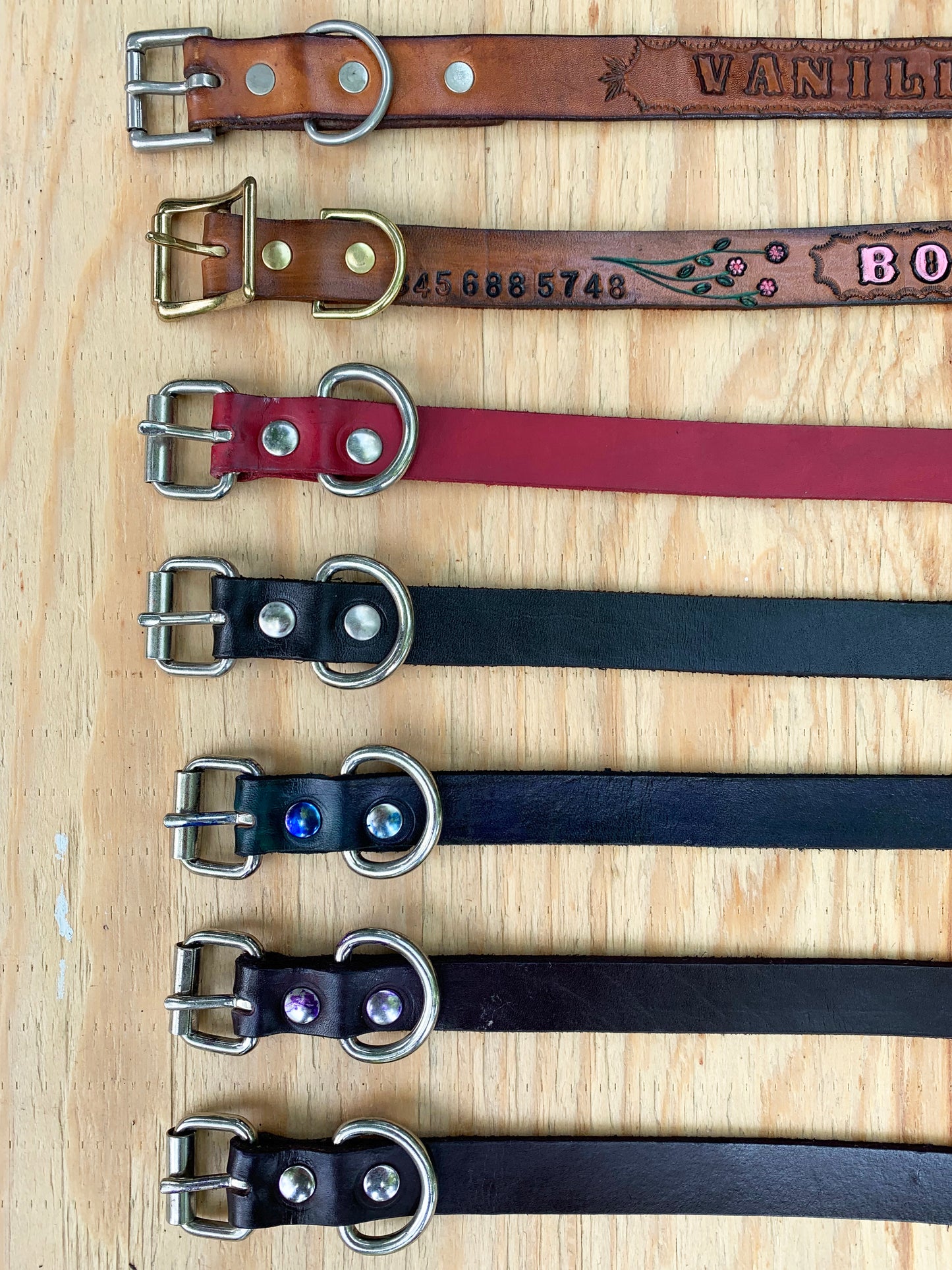 An application scenario or product detail of custom leather dog collars - Image 20
