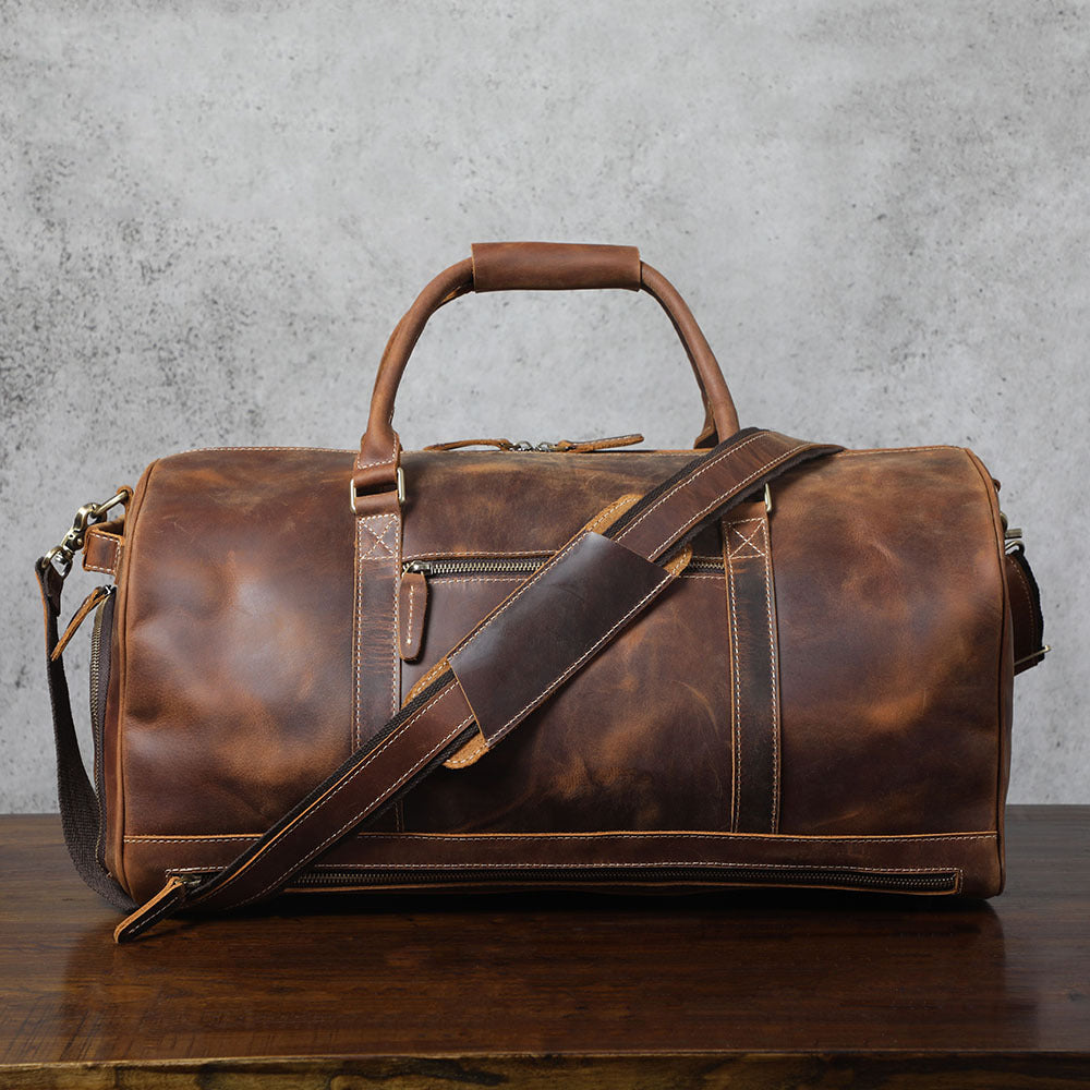 An application scenario or product detail of custom leather duffle bags - Image 17