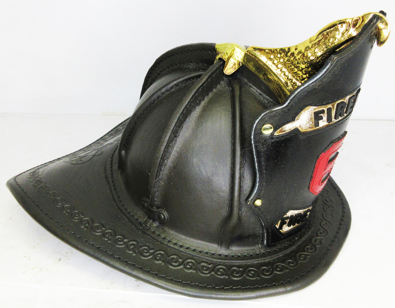 An application scenario or product detail of custom leather fire helmet shields - Image 11