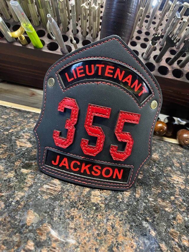 An application scenario or product detail of custom leather firefighter helmet shields - Image 11