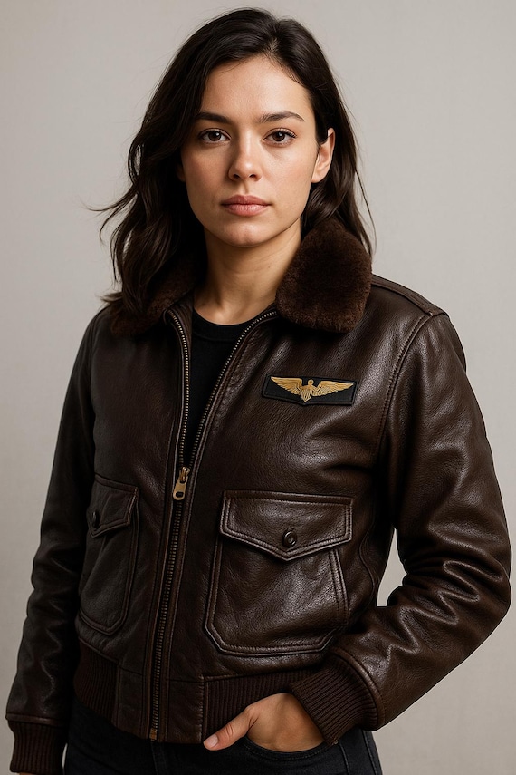 An application scenario or product detail of custom leather flight jackets - Image 16