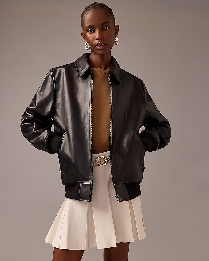 An application scenario or product detail of custom leather flight jackets - Image 20