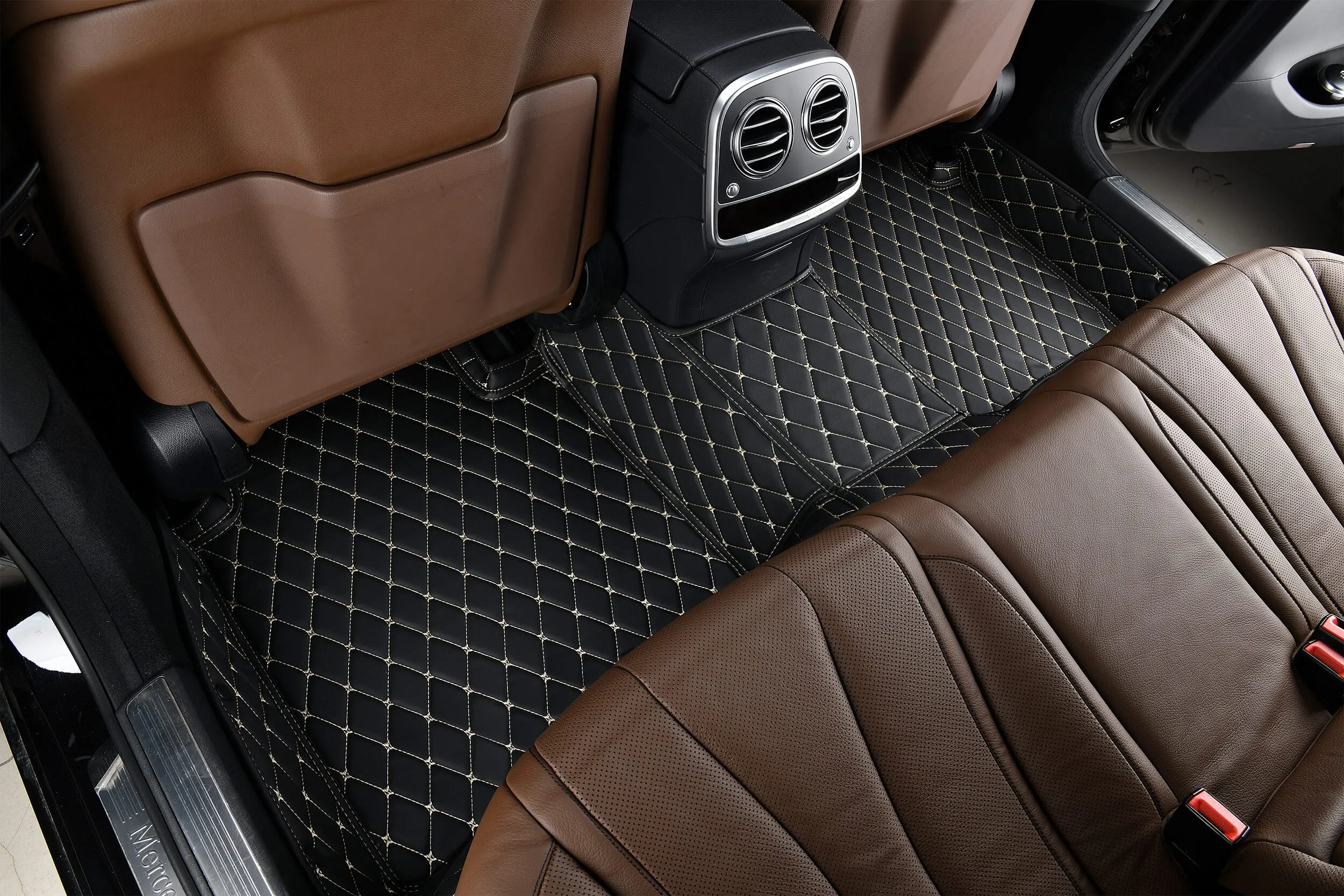 An application scenario or product detail of custom leather floor mats - Image 23