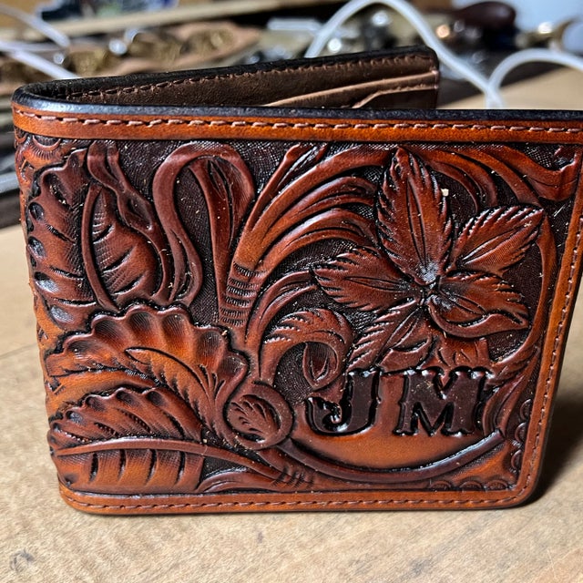 An application scenario or product detail of custom leather gifts - Image 19