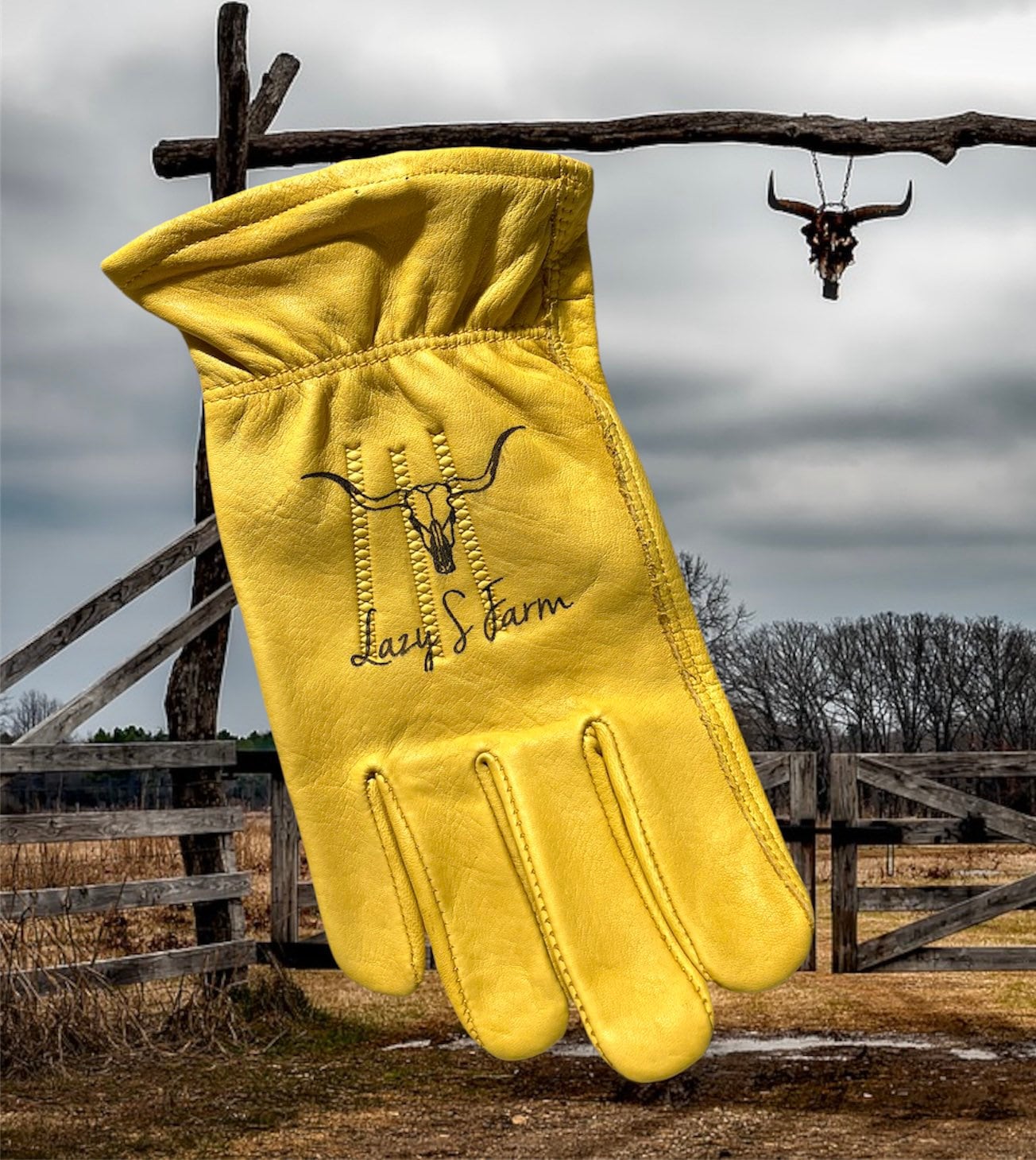 An application scenario or product detail of custom leather gloves - Image 10