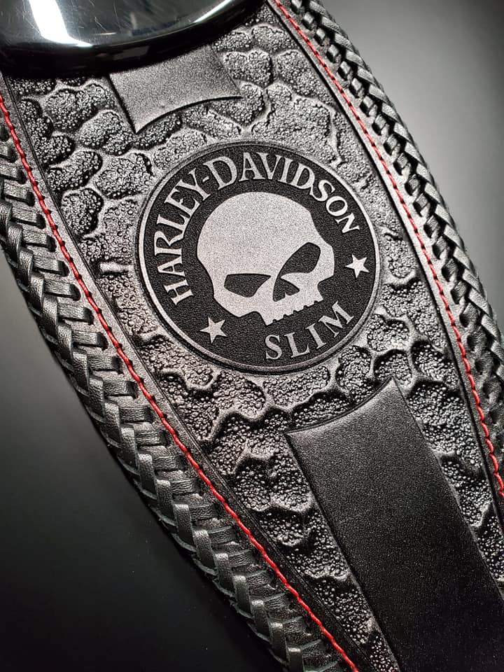 An application scenario or product detail of custom leather harley tank bibs - Image 13