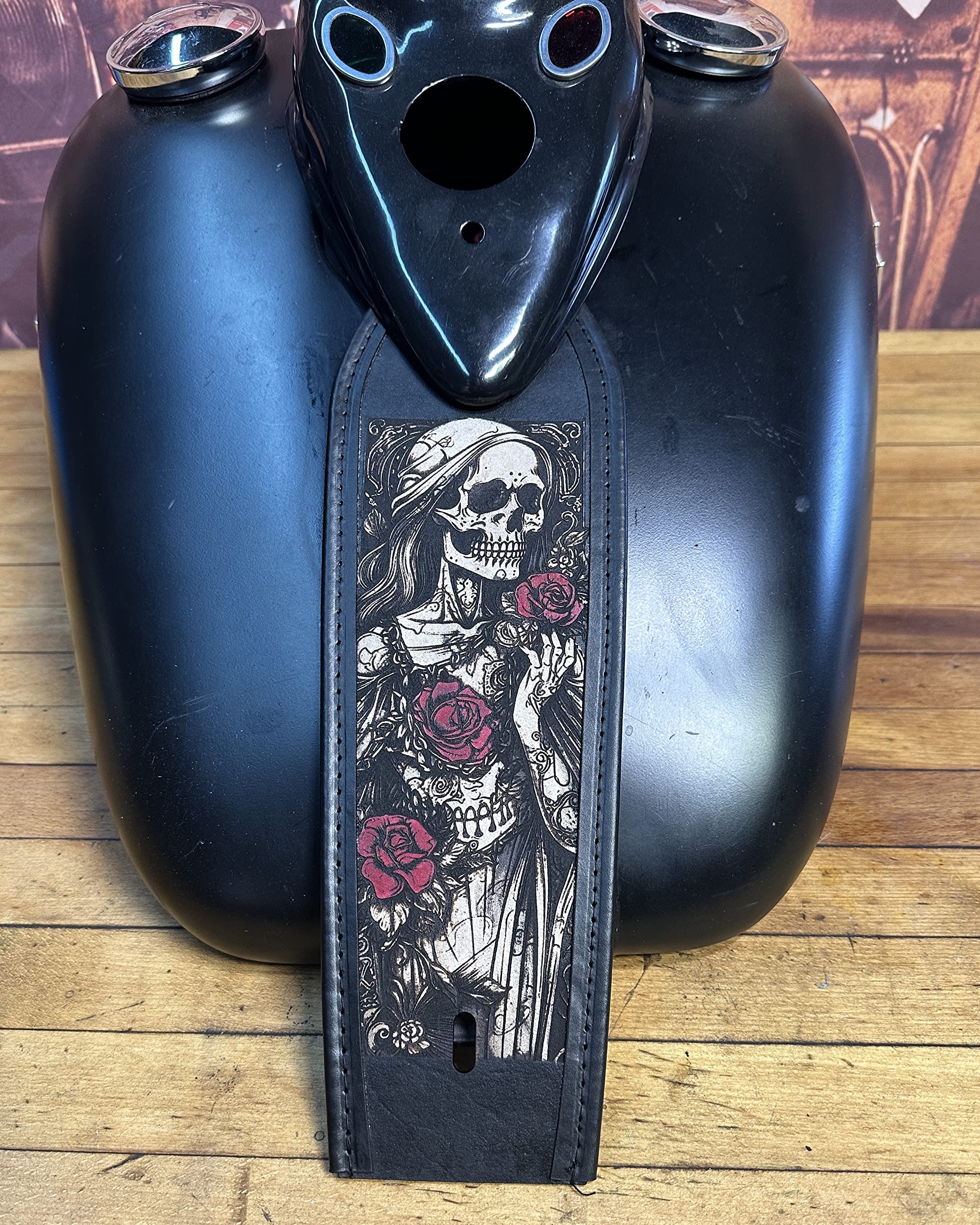 An application scenario or product detail of custom leather harley tank bibs - Image 20