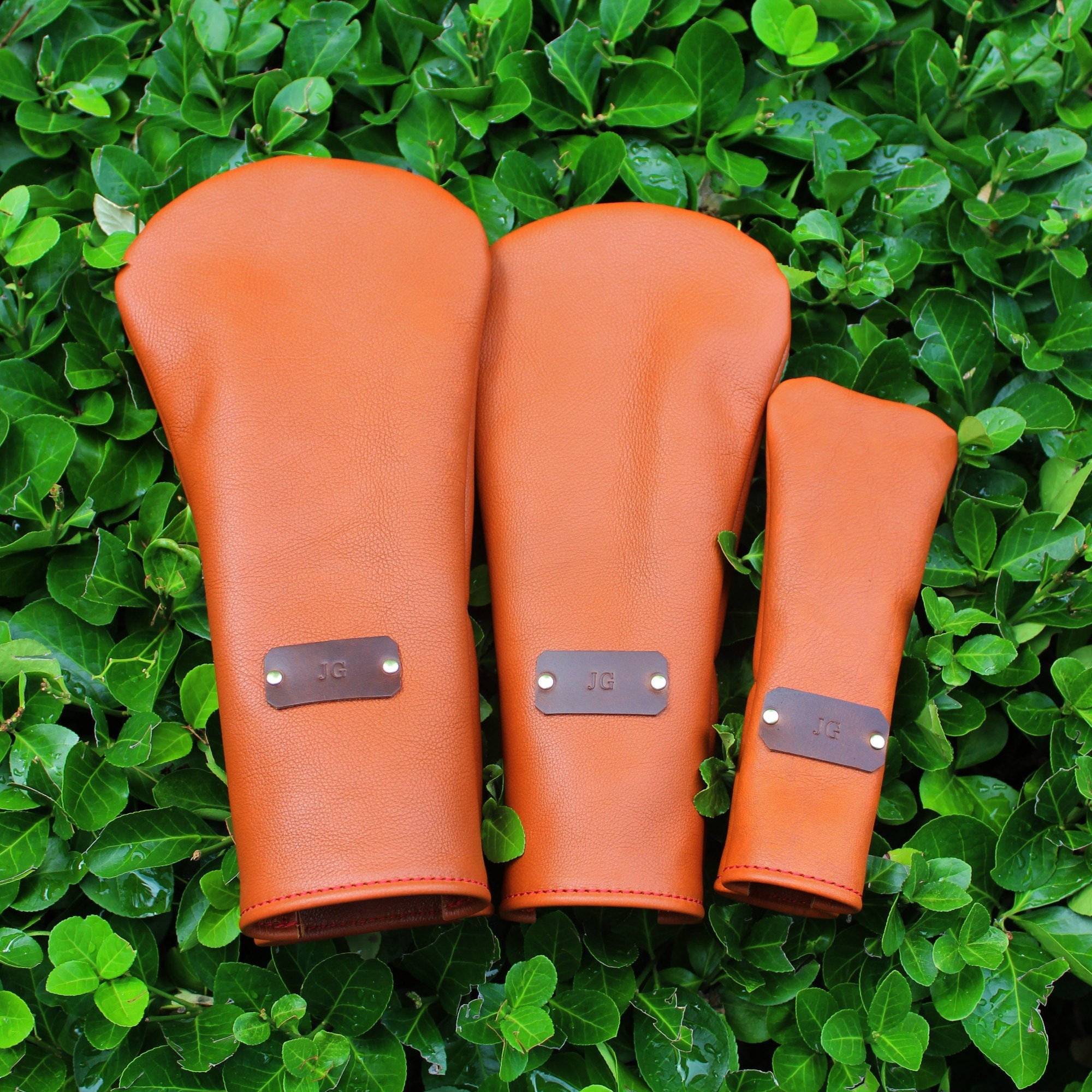 An application scenario or product detail of custom leather headcovers - Image 4