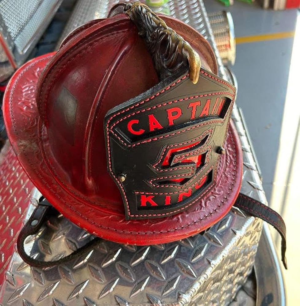 An application scenario or product detail of custom leather helmet shields - Image 3