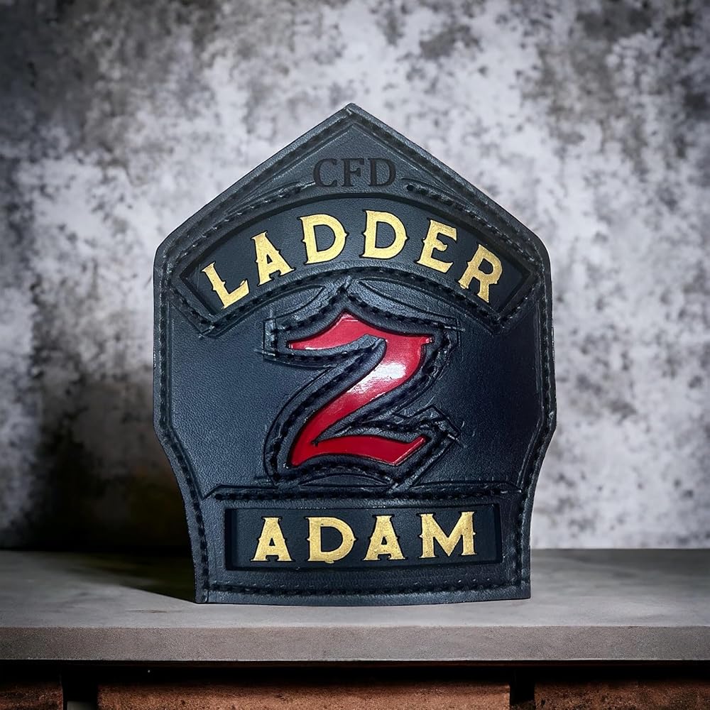 An application scenario or product detail of custom leather helmet shields - Image 18