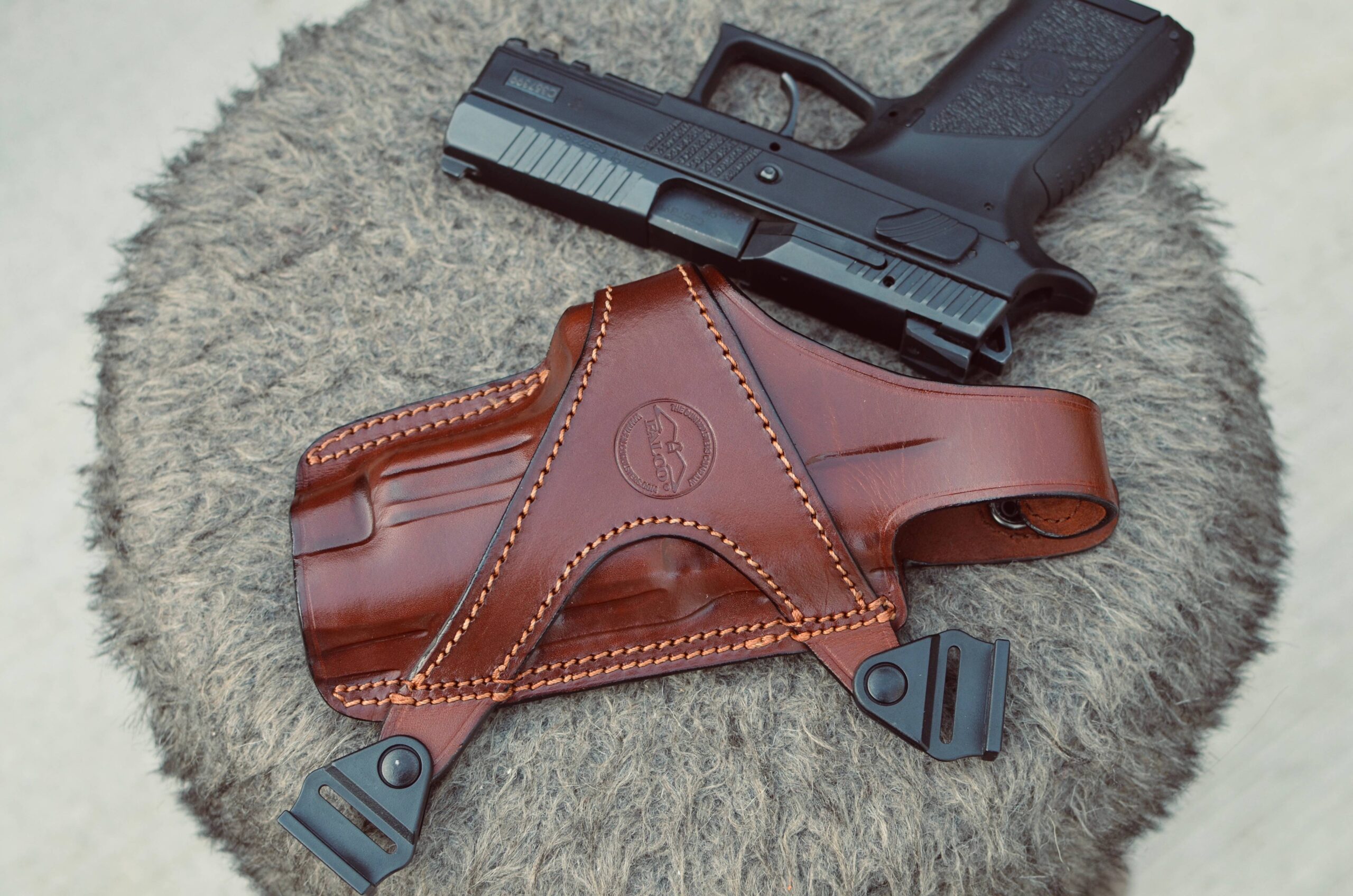 An application scenario or product detail of custom leather holsters - Image 24