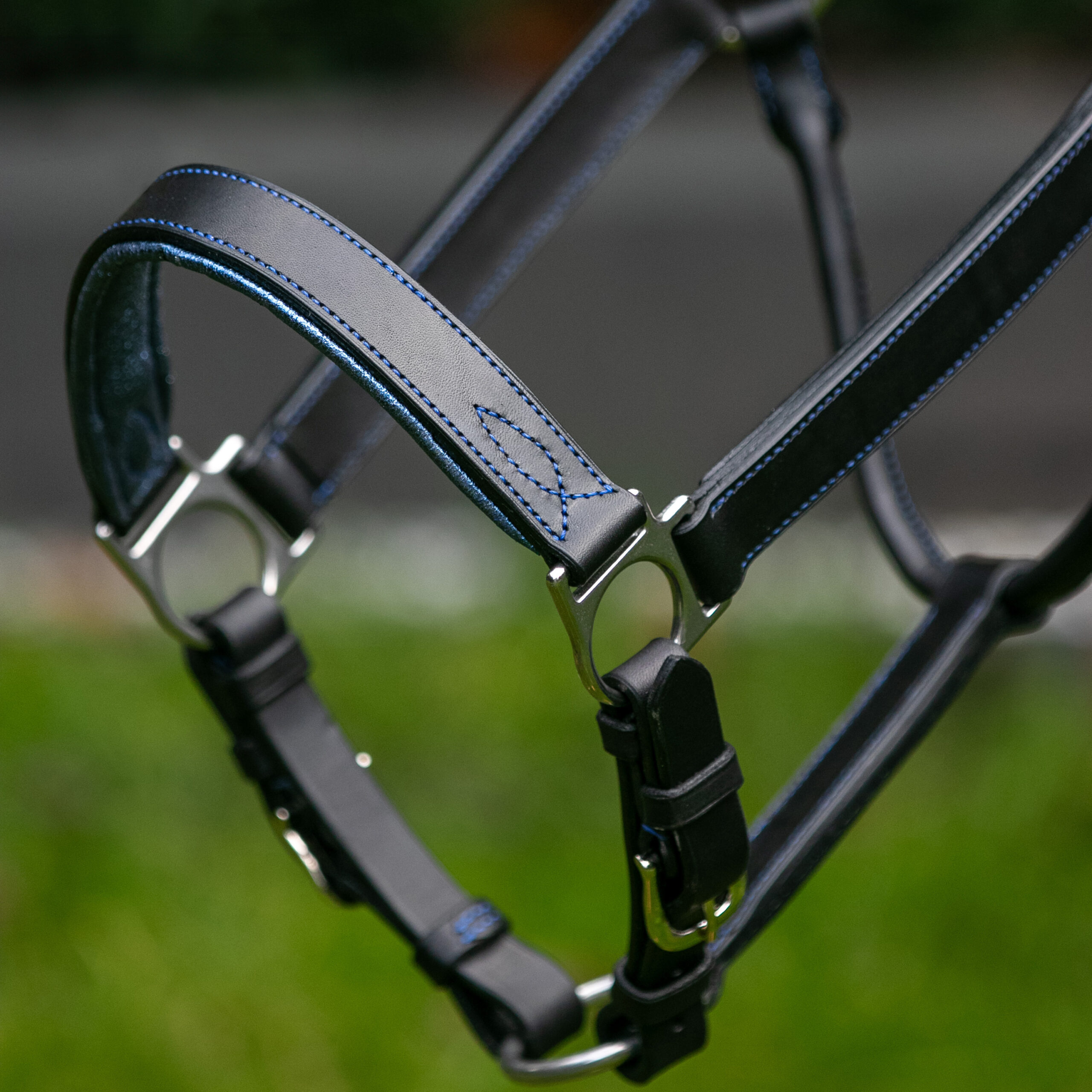 An application scenario or product detail of custom leather horse halters - Image 9