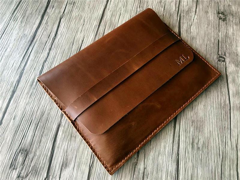 An application scenario or product detail of custom leather ipad case - Image 3