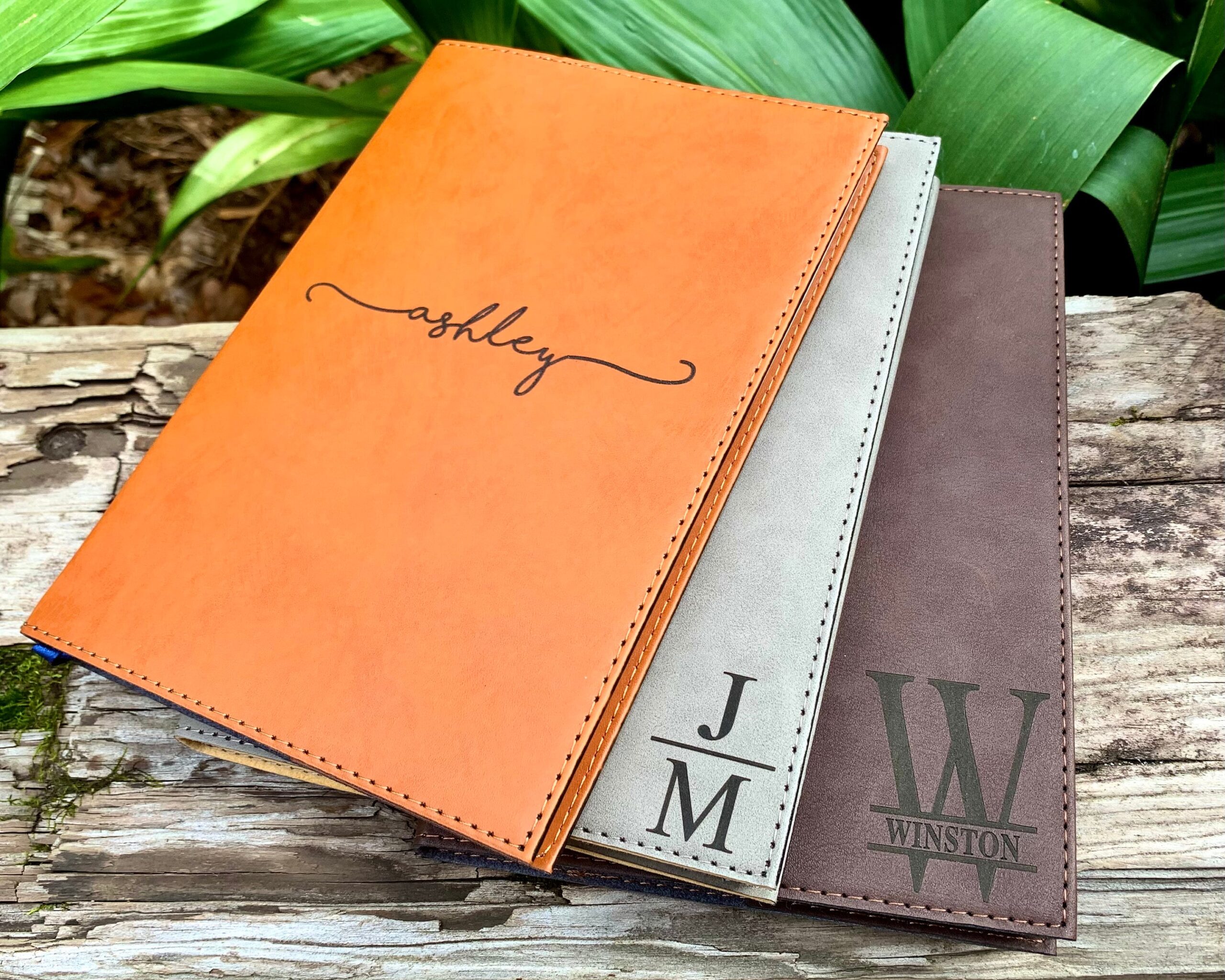 An application scenario or product detail of custom leather journal covers - Image 9